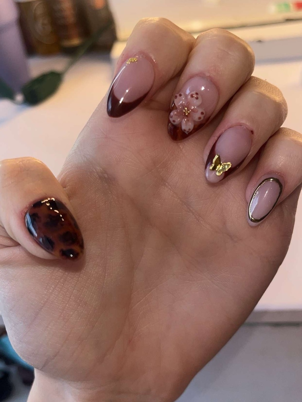 custom press on nails
